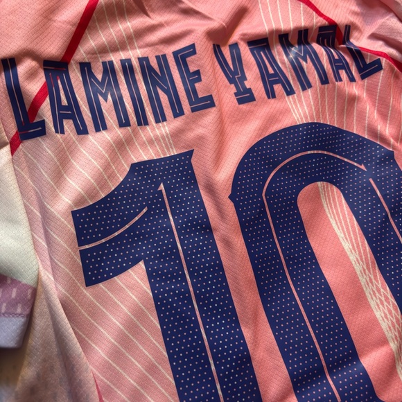 Lamine Yamal Pink Barcelona Jersey Men’s Sz Small New with tags Nike - Picture 10 of 11